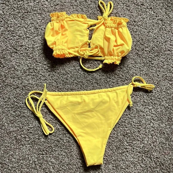 Yellow bikini set - Picture 5 of 5